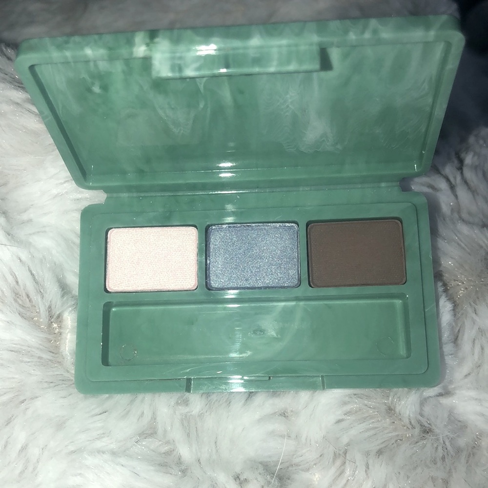 Clinique trio eyeshadow